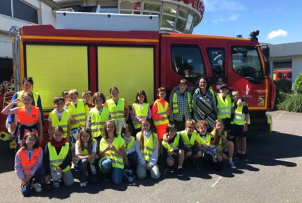 visite de la caserne des pompiers de Saint Gilles Croix de Vie pour l'école Sainte Croix