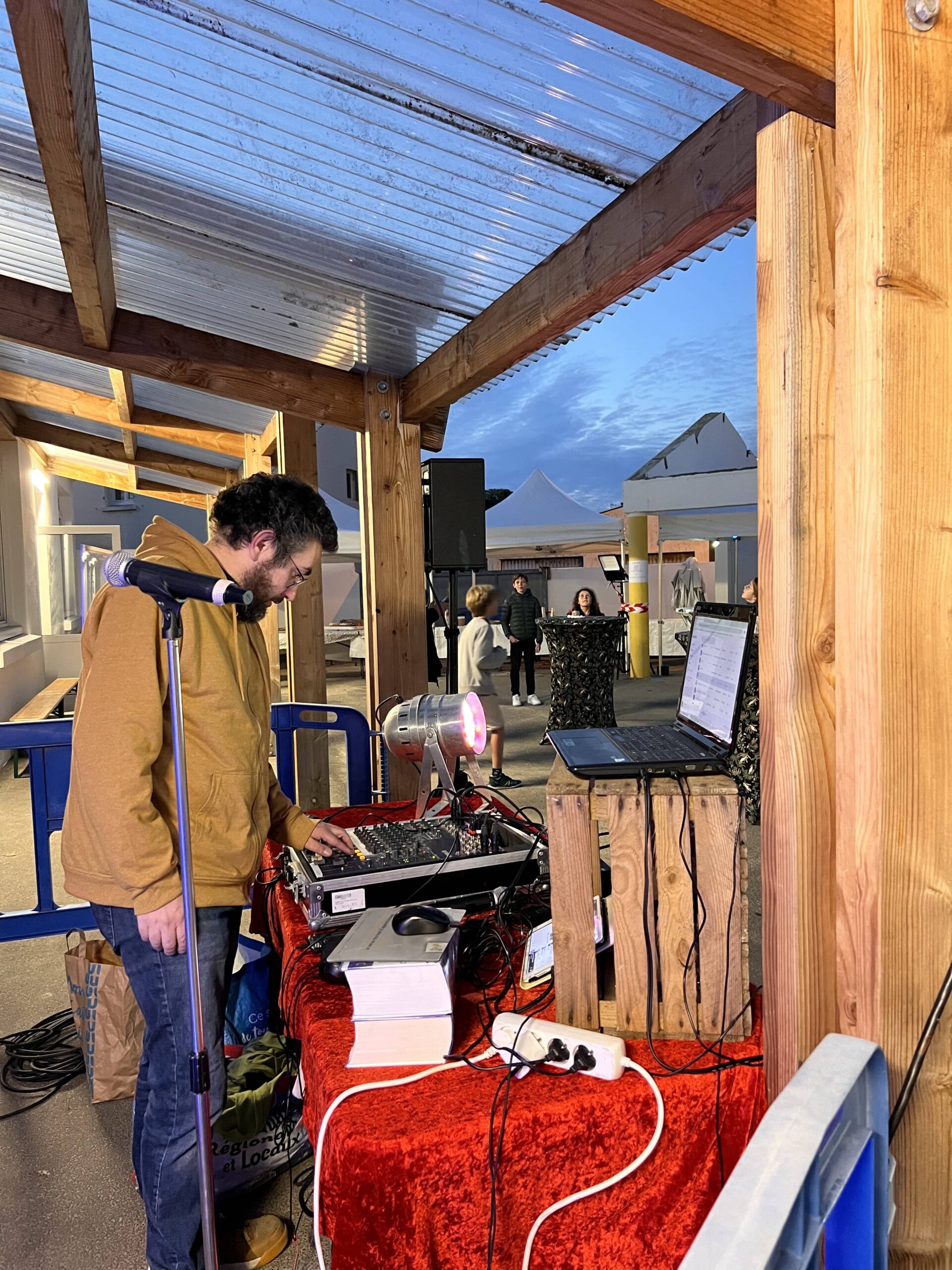 Soirée des anciens élèves de l'école Sainte Croix de Saint Gilles Croix de Vie