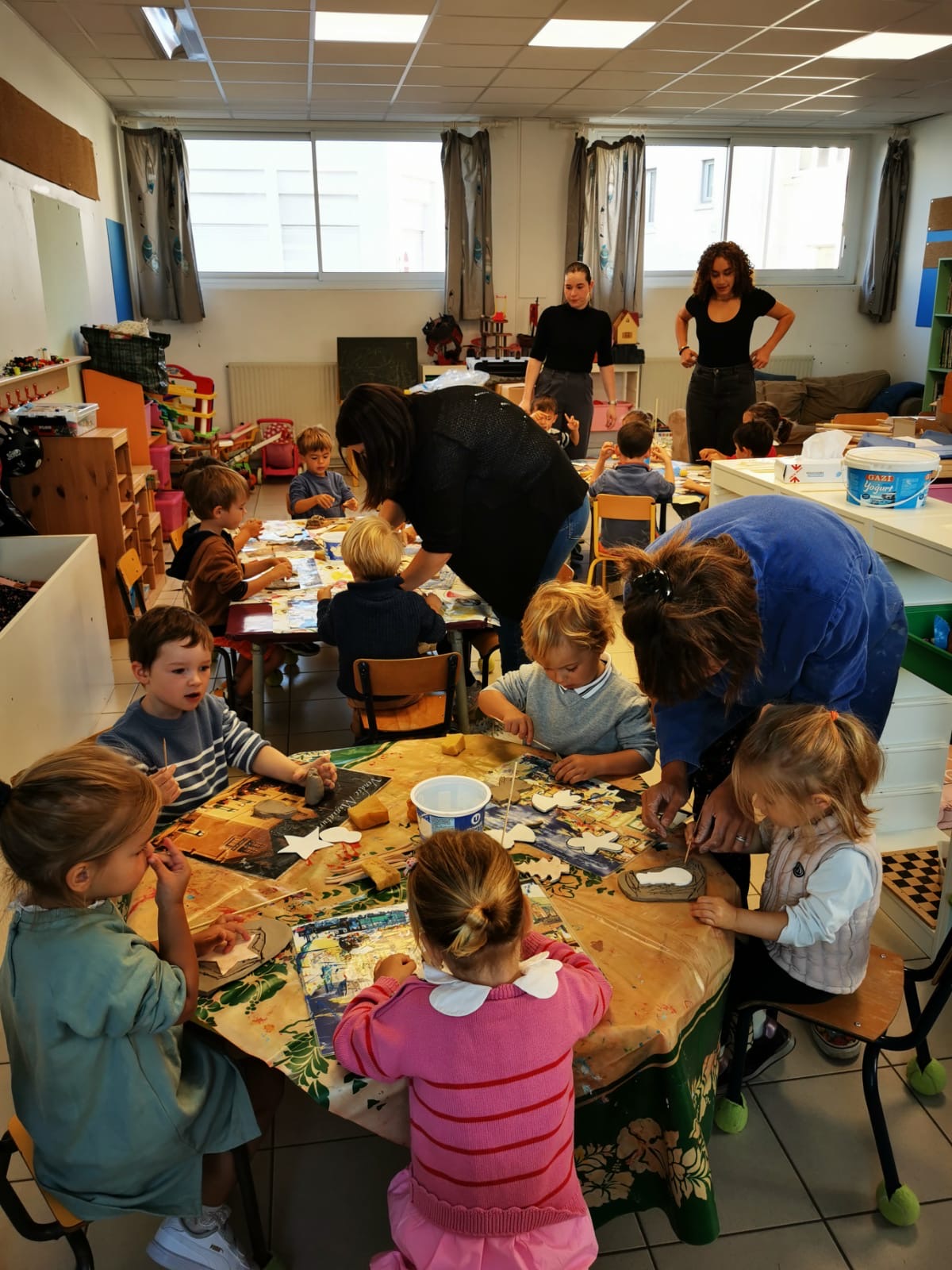 Atelier poterie École Sainte Croix de Saint Gilles Croix de Vie