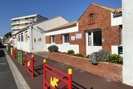 école privée sainte croix à saint gilles croix de vie